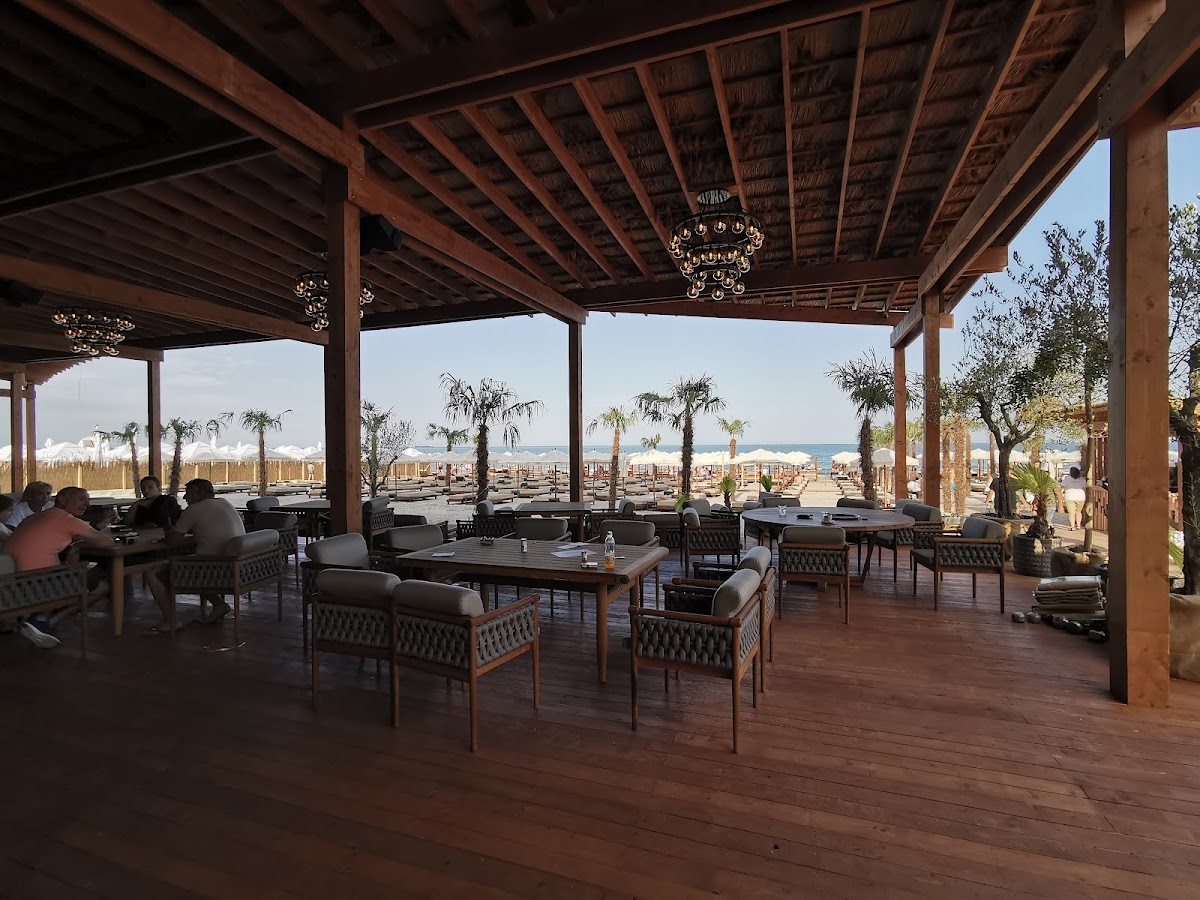 Luxury by the Sea Mamaia Aparthotel